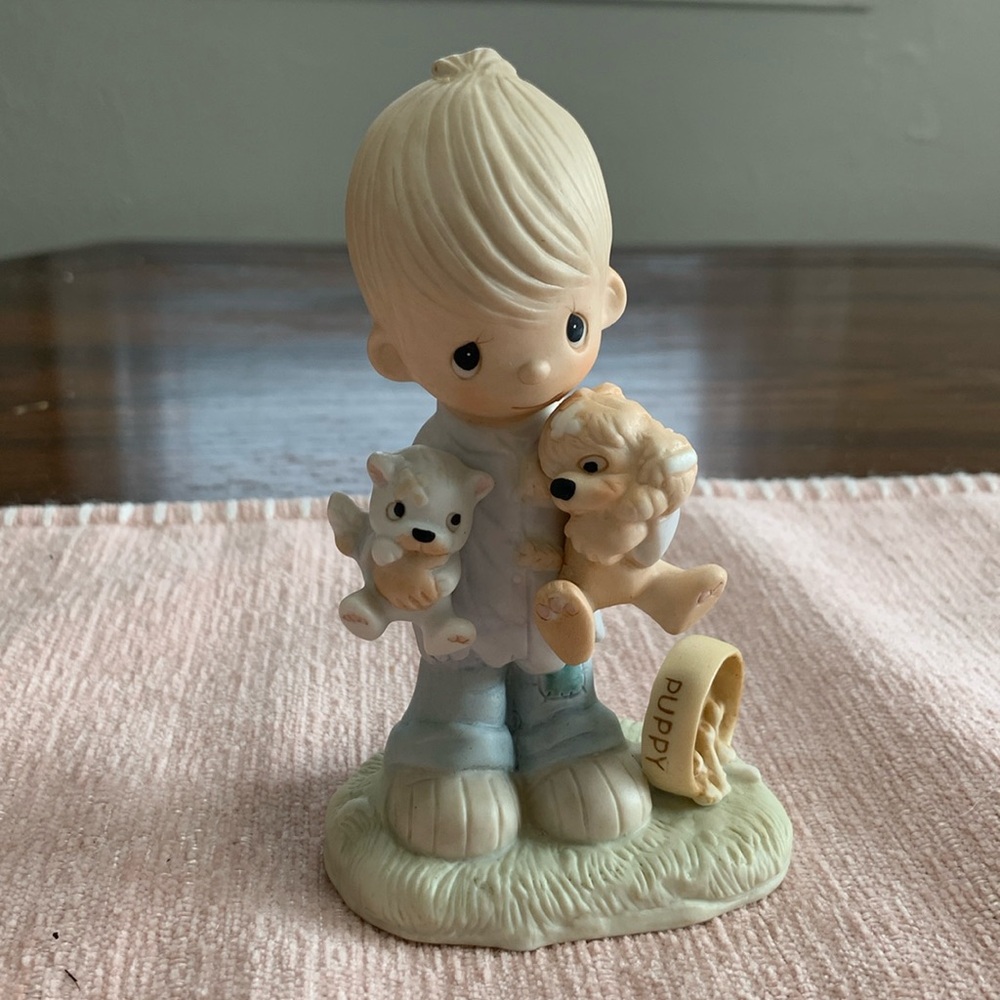 Blessed Are The Peace Makers: 1979 Precious Moments Figurine